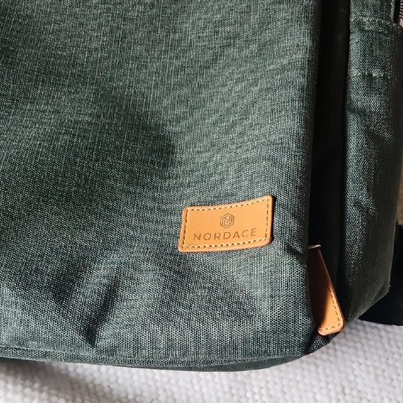 Nordace Men/ Woman Siena Pro 17" Backpack in Green - Picture 3 of 16